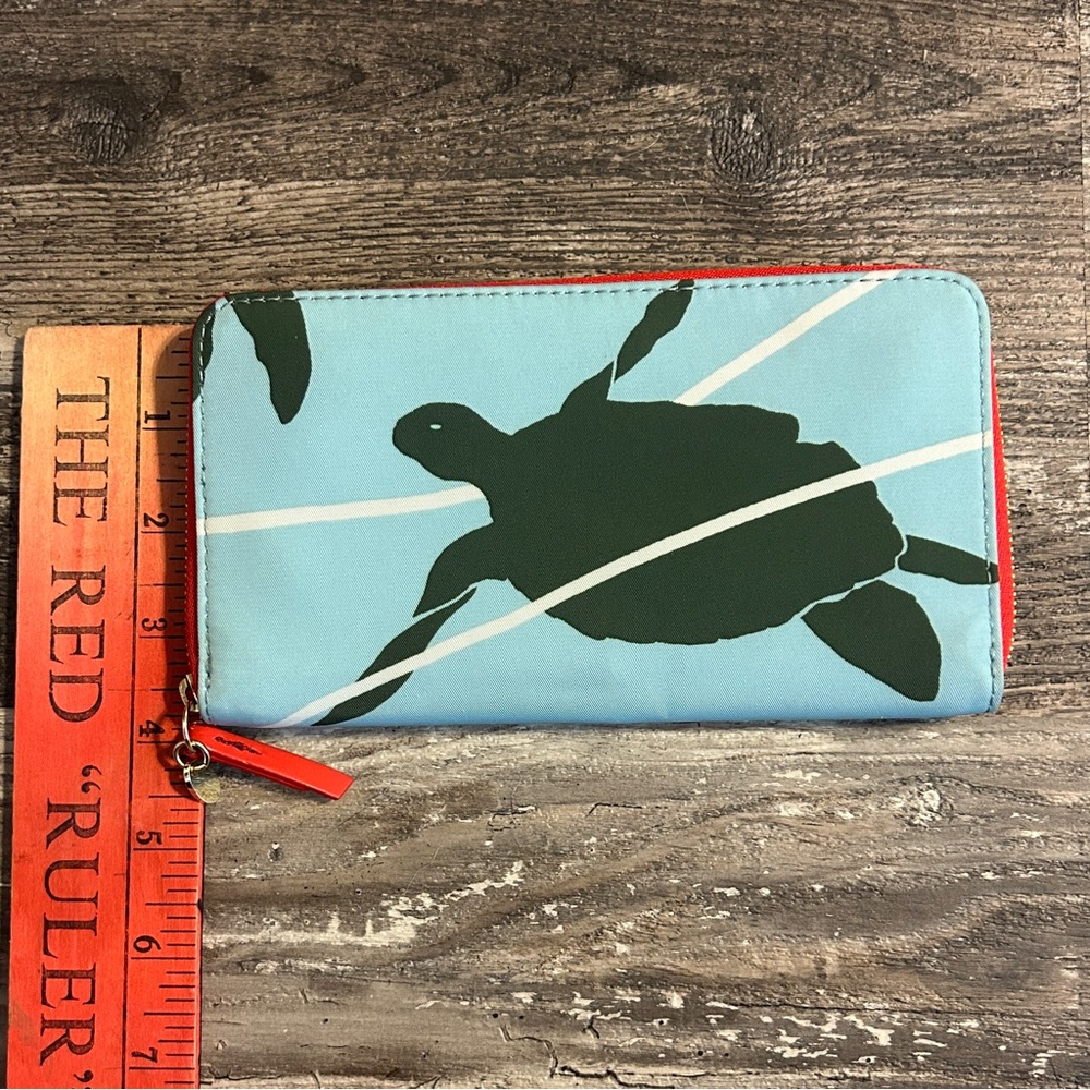 Fossil Sea Turtle Wallet - Picture 6 of 8